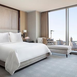 Deluxe King Room City View